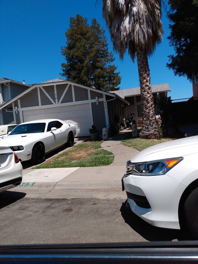 Foto principal - 915 Elmridge Way