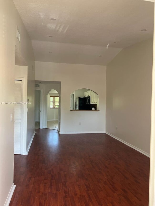 Building Photo - 1301 SE 28th Ln