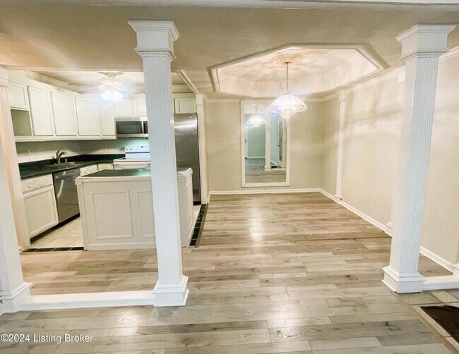 Building Photo - 8009 Montero Dr
