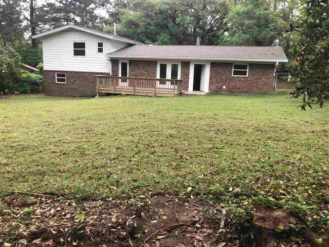 Building Photo - 1110 Pinecrest Dr