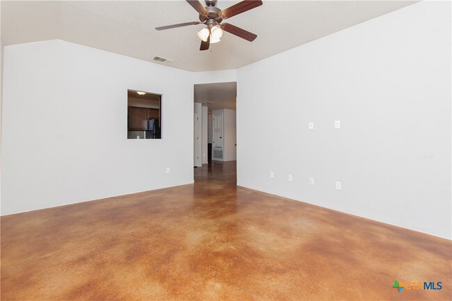 Foto del edificio - 4421 Brutus Ln