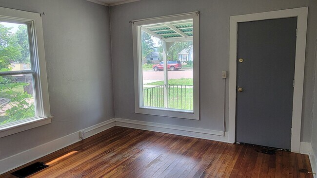 Foto del edificio - Ranch Style Home in Downtown! - MileStone RES