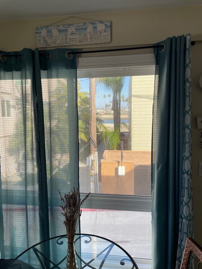 Foto del edificio - 3764 Bayside Ln