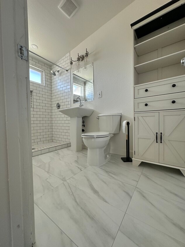 Bathroom - 6060 Abronia Ave