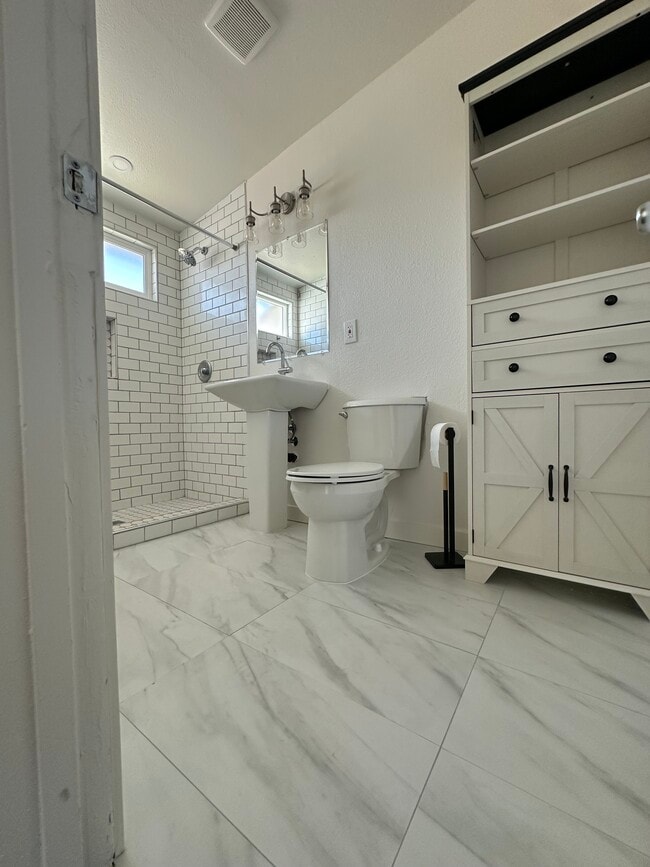 Bathroom - 6060 Abronia Ave