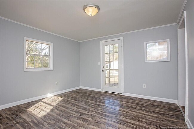 Foto del edificio - 3513 Rosehill Rd
