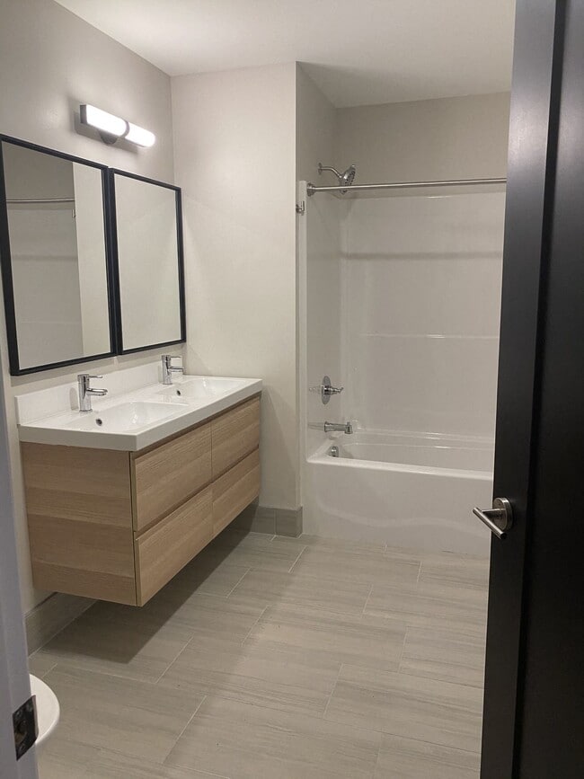 Interior Photo - The Knick