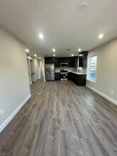 Building Photo - 393 E 27th St