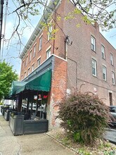 Building Photo - 860 State St