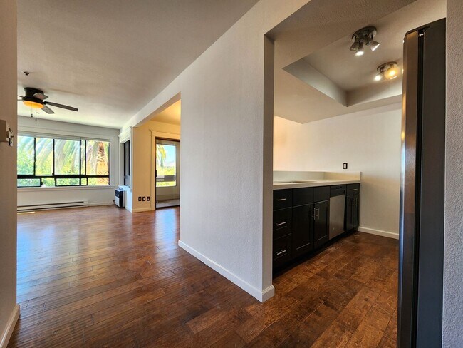 Foto del edificio - Beautifully Updated 1BR Condo with Stunnin...