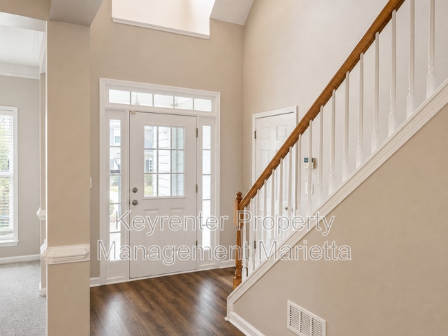 Building Photo - 2220 Rosemoore Walk NE
