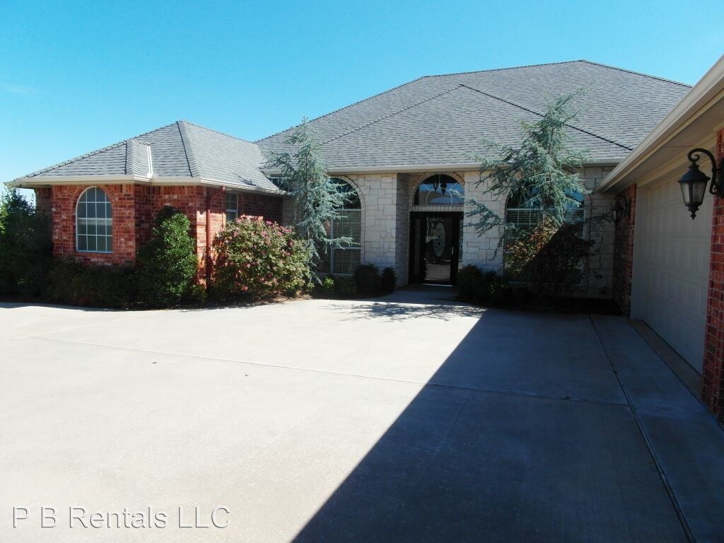 Foto principal - 3 br, 2.5 bath House - 38 NW Sandy Trail Lane