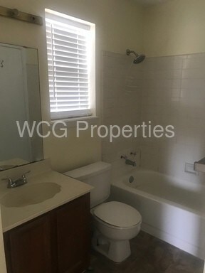 Foto del edificio - 5705 E Texas St