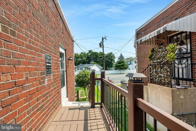 Building Photo - 8146 Henry Ave