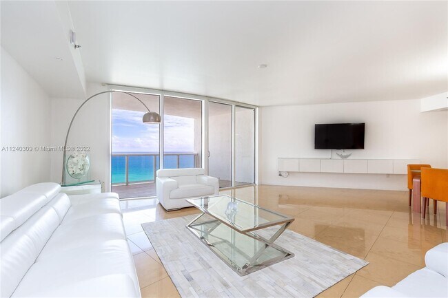 Foto del edificio - 17201 Collins Ave