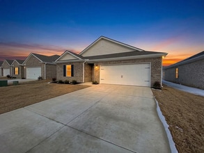 Building Photo - 28 Silo Ln