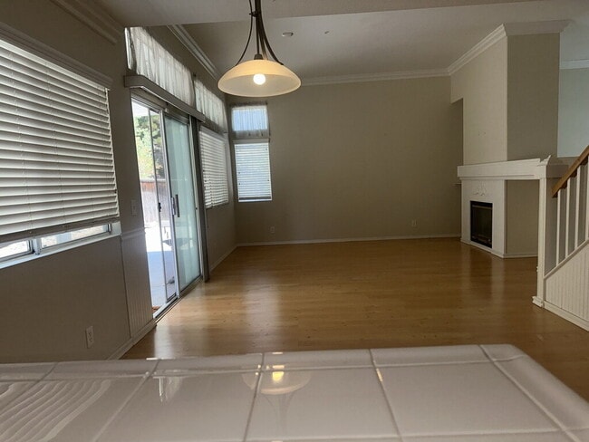 Building Photo - "Charming Riverside Retreat: Spacious 3-Be...