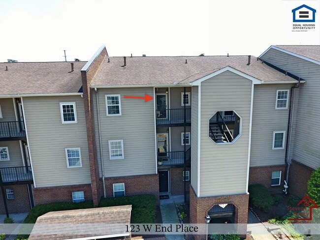 Building Photo - 123 W End Pl