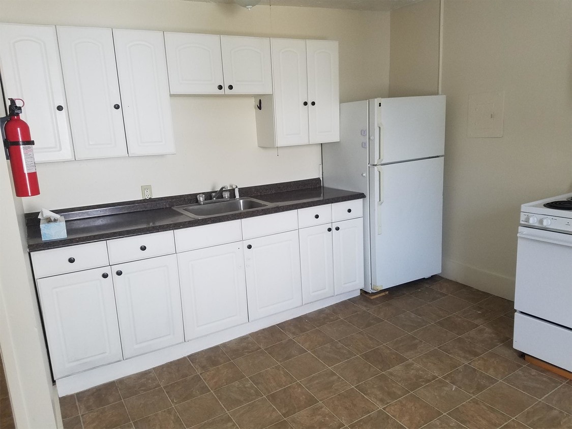 46 Chestnut St Unit 3, Pittsfield, NH 03263 Apartment for Rent in