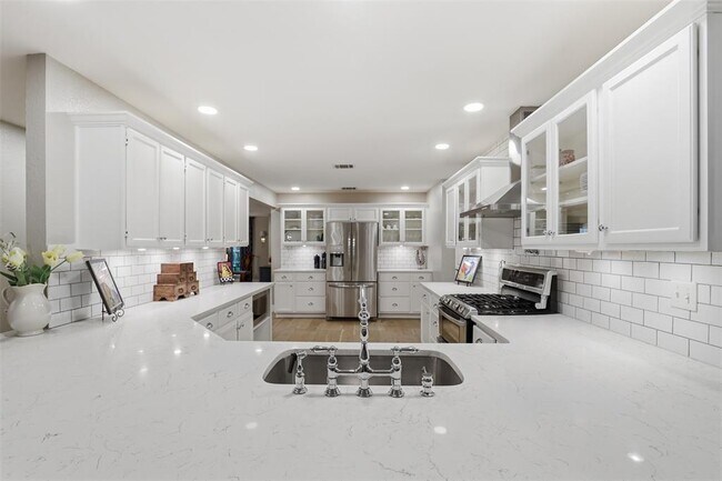 Foto del edificio - 16608 Jadestone Dr