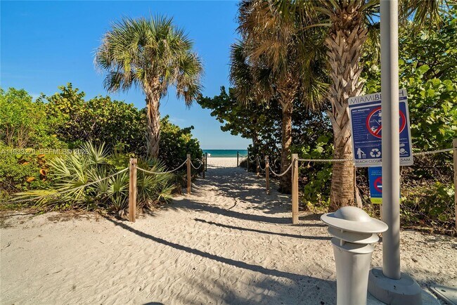 Foto del edificio - 5055 Collins Ave