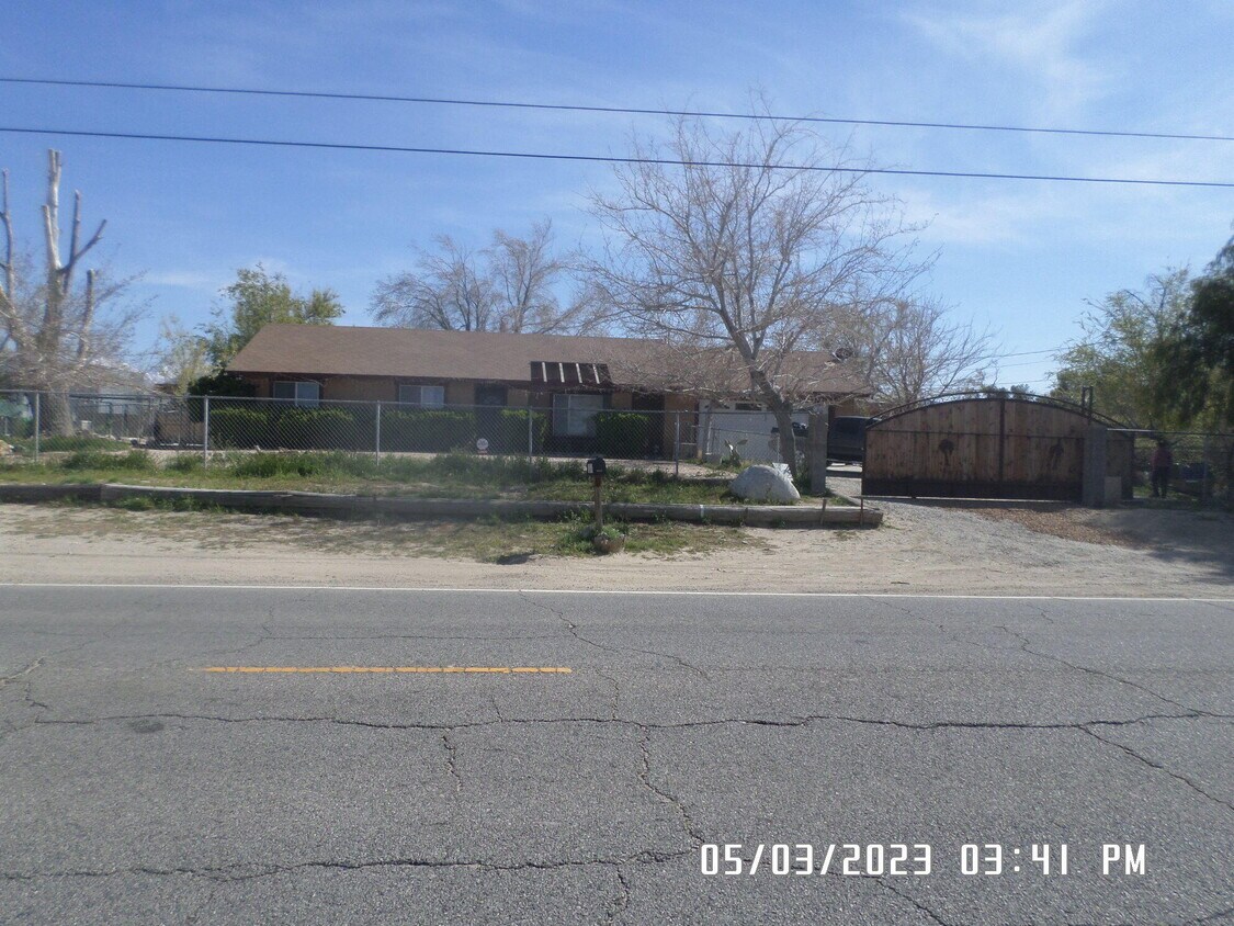 Primary Photo - 9344 E Ave T