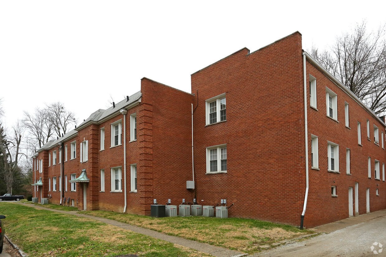 Building Photo - 2400 Woodbourne Ave