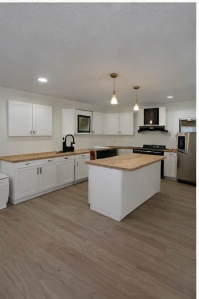 Photo - 201 Sheffield Ln House