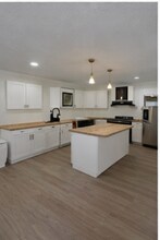 Building Photo - 201 Sheffield Ln