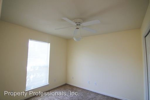 Building Photo - 3030 Pine Valley Dr