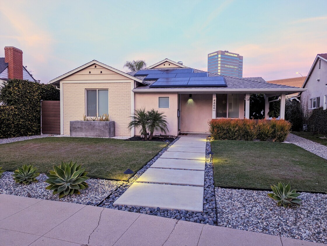 Primary Photo - 4466 Sherman Oaks Cir