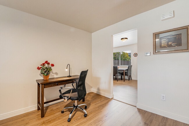 Building Photo - 1213 Xenon St
