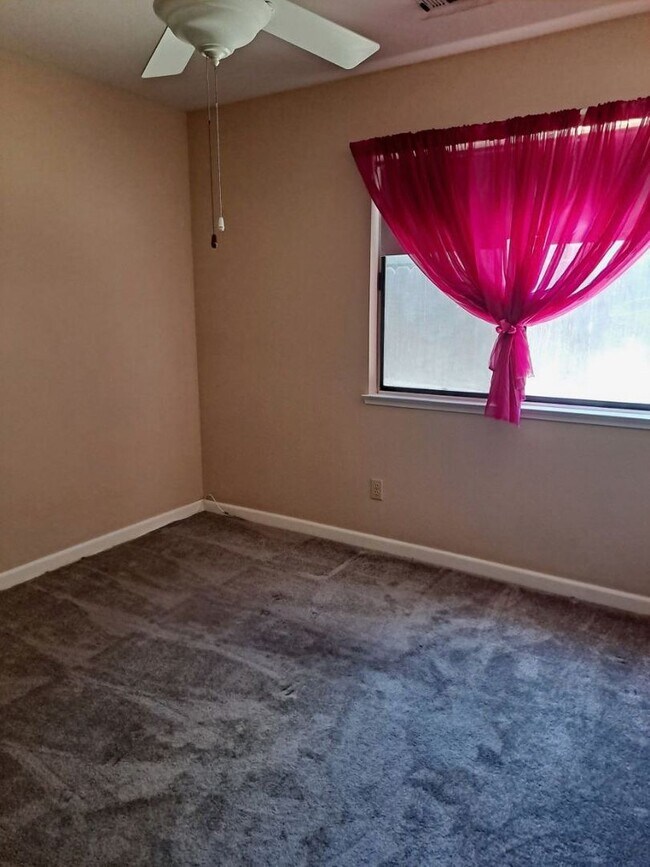 Foto del edificio - Charming 3 Bedroom, 2 Bath Home in a Prime Neighborhood!