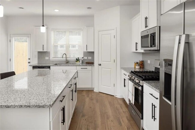 Building Photo - 1555 Brantin Dr
