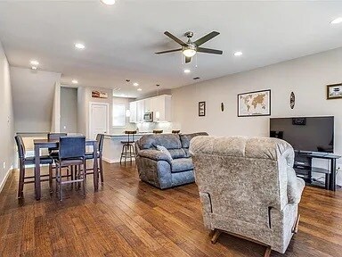 Building Photo - 5903 Lindell Ave