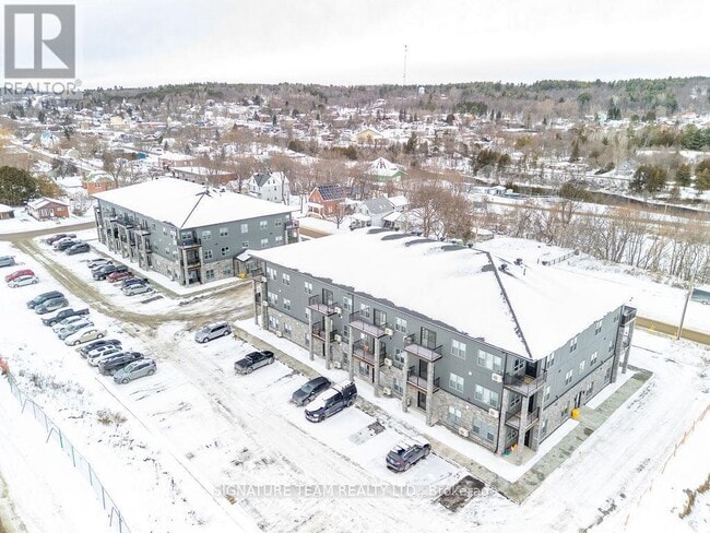 Building Photo - 78 Queen St