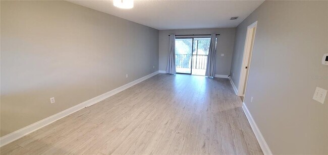 Building Photo - 7866 Eagle Creek Dr