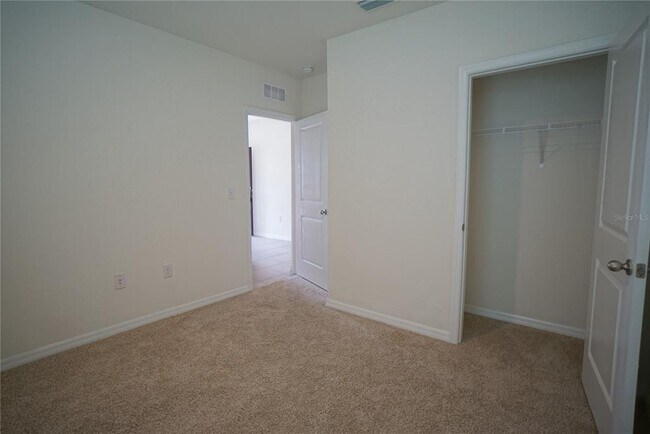 Foto del edificio - 16459 Little Garden Dr