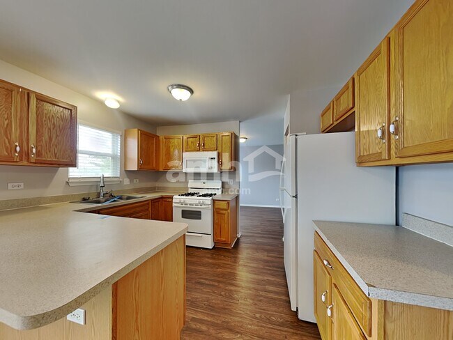 Foto del edificio - 823 N Commonwealth Ave