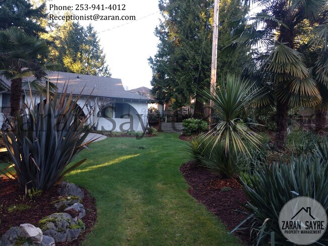 Building Photo - 362 - Large Rambler on 1/4 Acre Lot!!