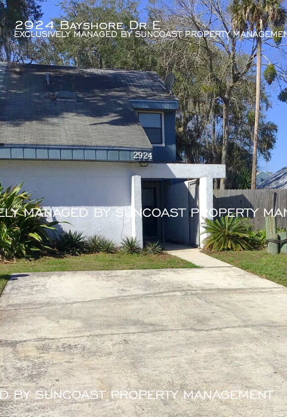 2924 Bayshore Dr E, Jacksonville, FL 32233 House Rental in