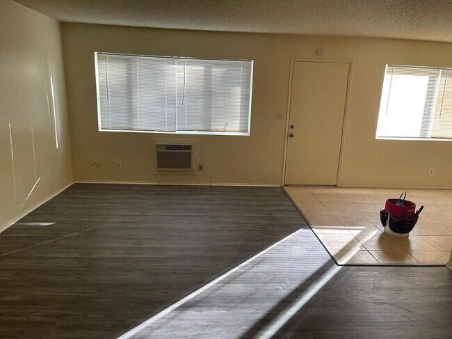 Foto del edificio - 405 Silverwood Ave