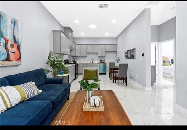 Building Photo - 903 S Gaymont St