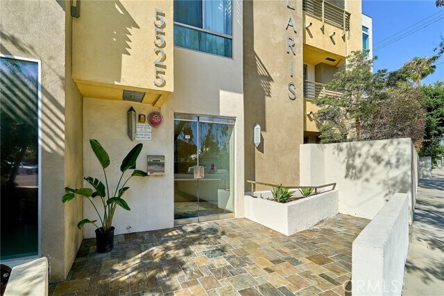 Foto del edificio - 5525 W Olympic Blvd