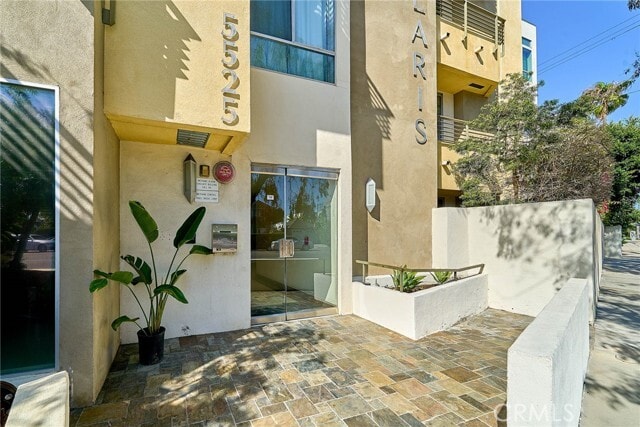 Building Photo - 5525 W Olympic Blvd