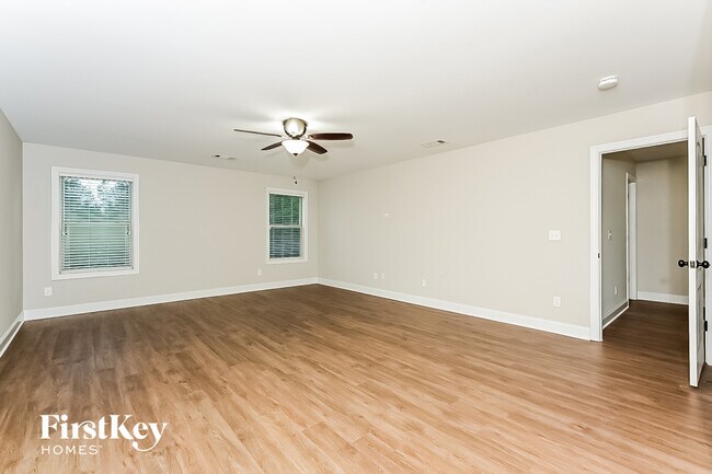 Foto del edificio - 252 Hedgewood Dr