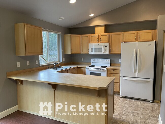 Building Photo - Lovely South Kitsap home