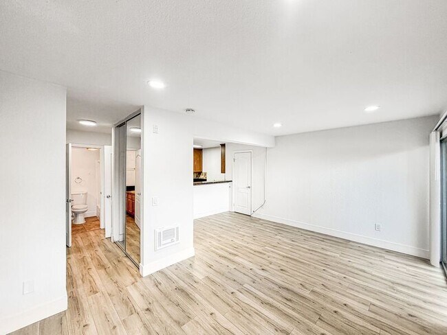 Building Photo - 7787 Margerum Ave