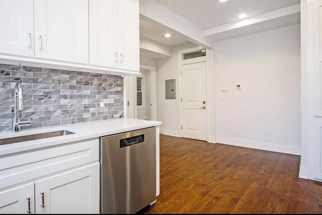Building Photo - 266 Mamaroneck Ave