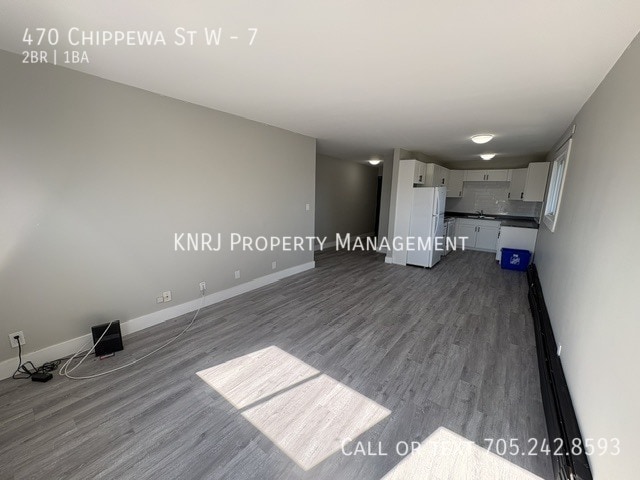 Building Photo - Large Two Bedroom Apartment (Third Floor)